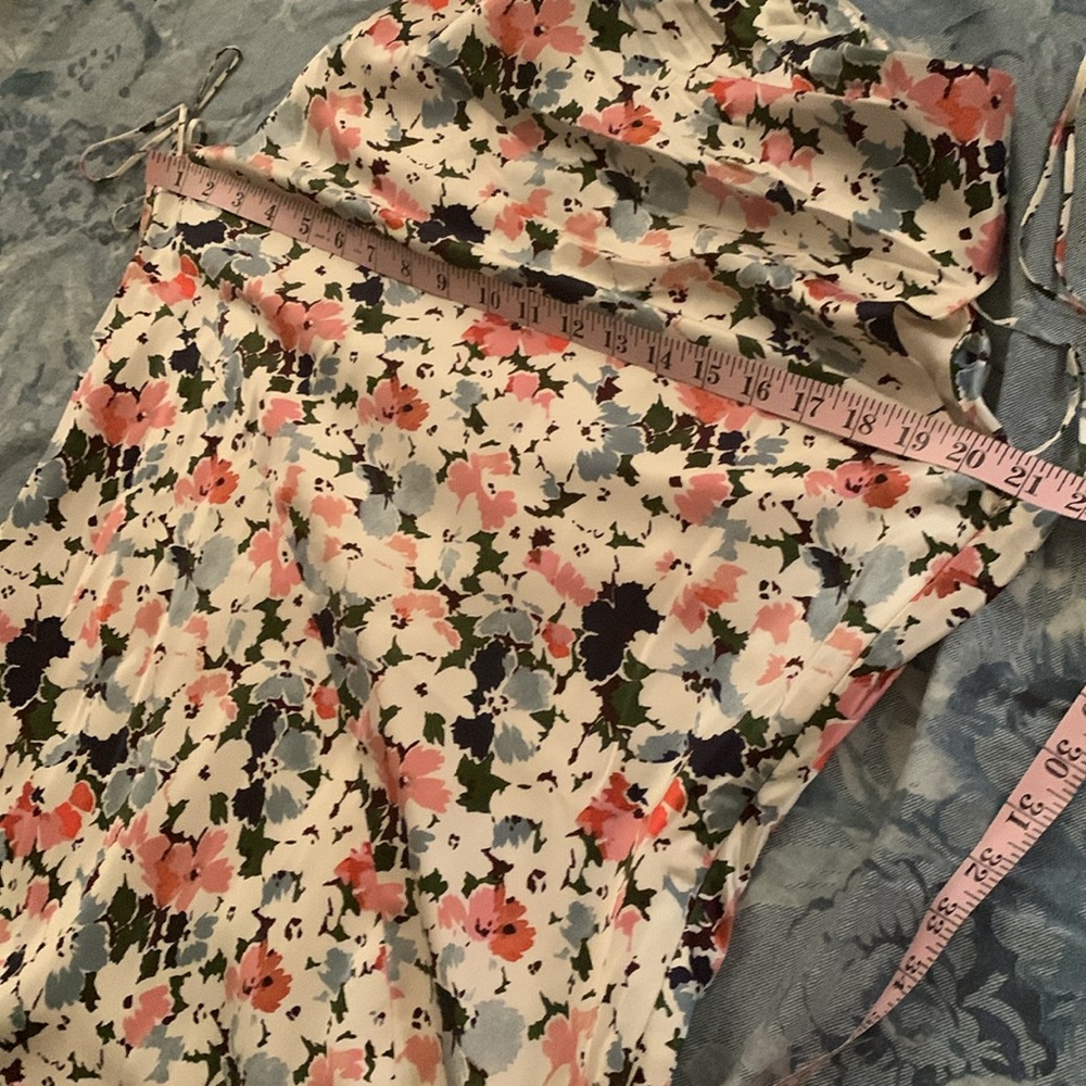 CINQ A SEPT
Silk Garden Bloom Julissa Gown Cinq a Sept color Multi/Floral Dress - Picture 9 of 16